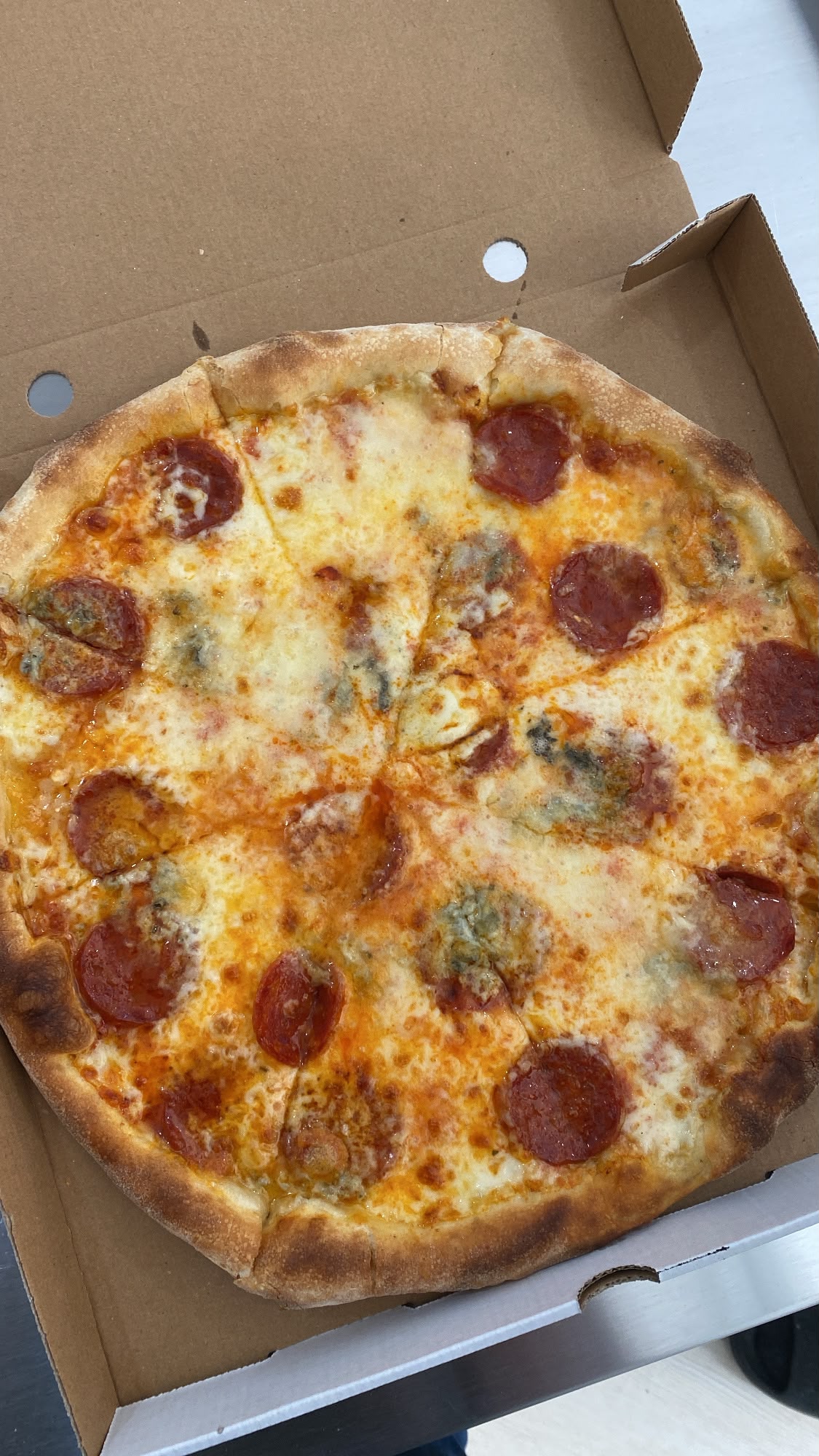 Pizza de la Undici Catering, Alba Iulia — 1